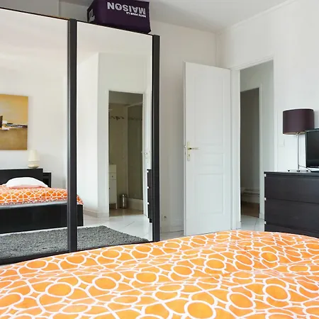 Champs-elysees - 2 Pieces - 16 Apartment